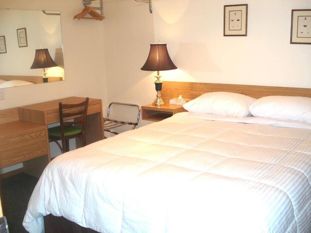 Motel Tyrol Radium Hot Springs Zewnętrze zdjęcie